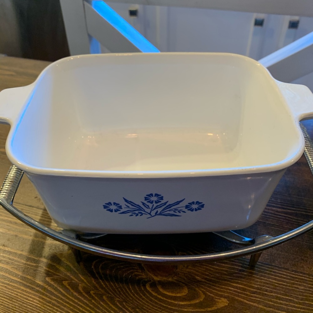 2 Blue cornflower Corning ware bowls with trivets